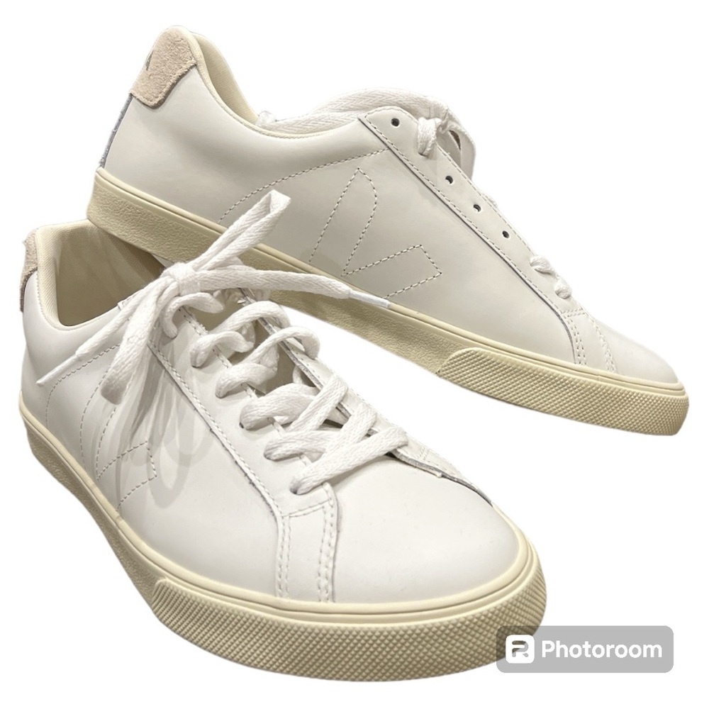 Veja Esplar leather low top sneaker 39 white NEW